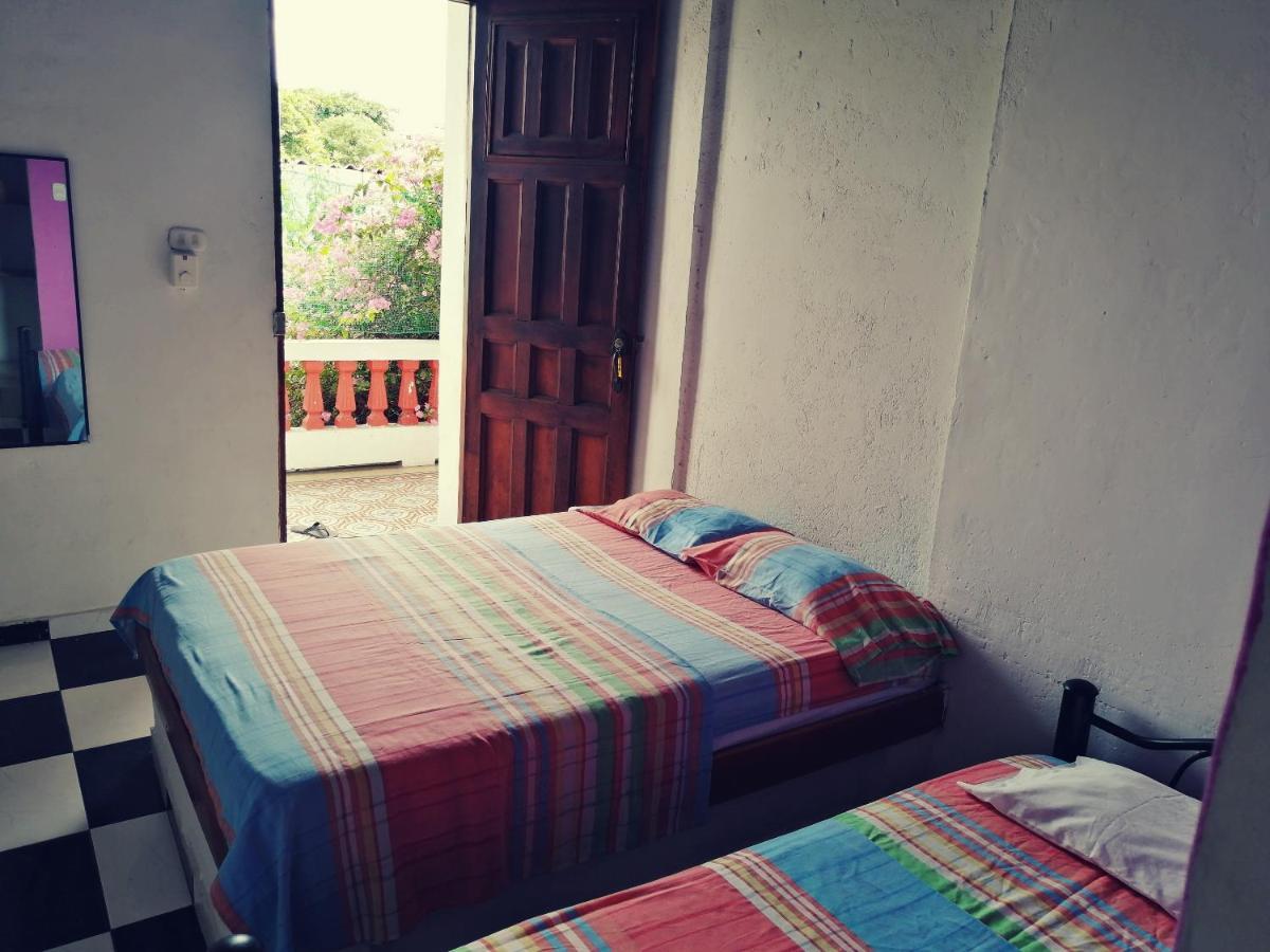 Hostal Maranatha ซันตามาร์ตา ภายนอก รูปภาพ