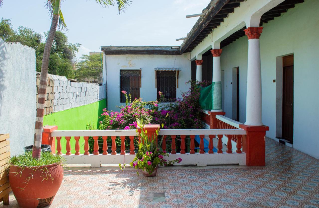 Hostal Maranatha ซันตามาร์ตา ภายนอก รูปภาพ
