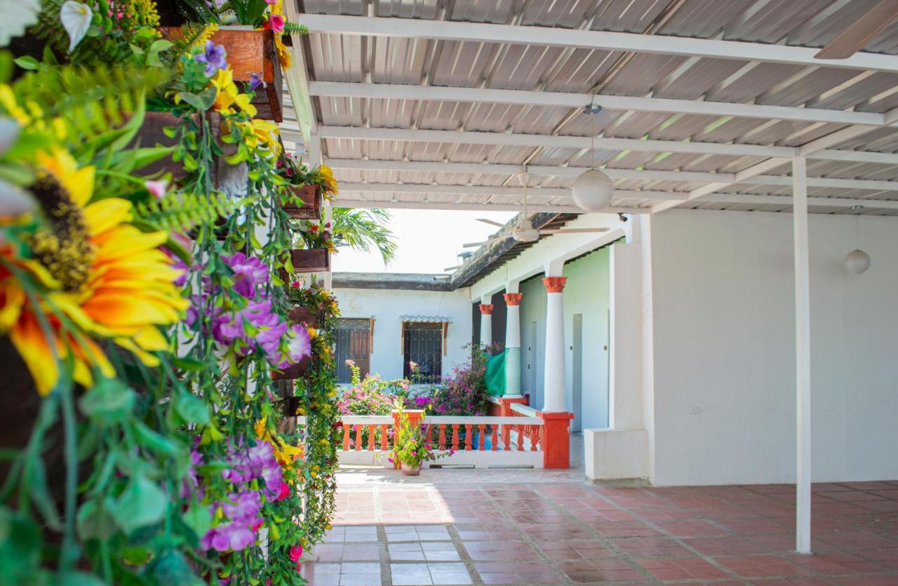 Hostal Maranatha ซันตามาร์ตา ภายนอก รูปภาพ