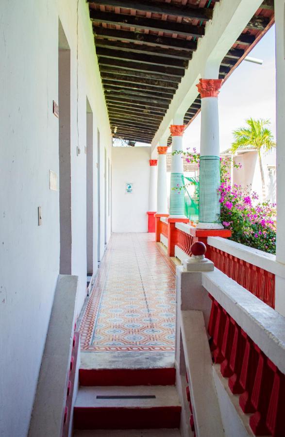 Hostal Maranatha ซันตามาร์ตา ภายนอก รูปภาพ